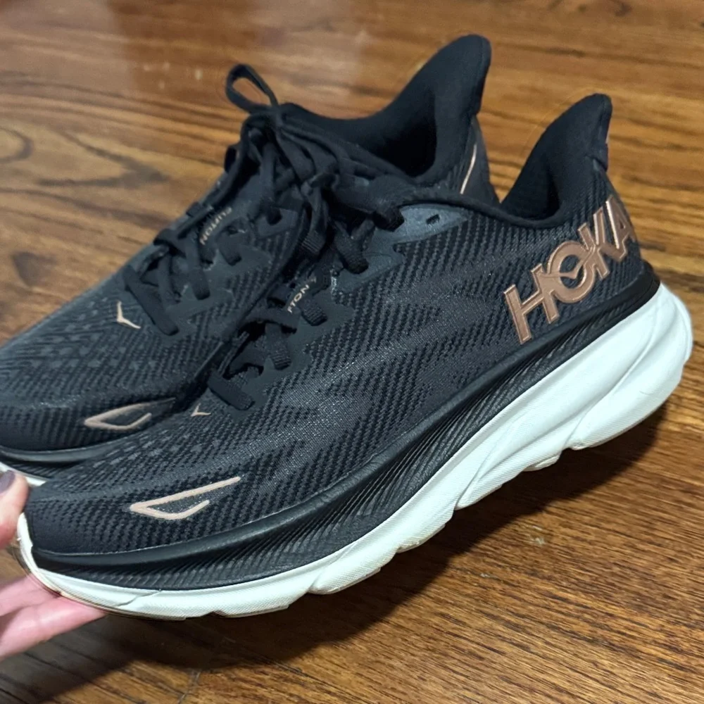 Hoka Clifton 9 Women’s 8 Black/Rose Gold - Picture 2 of 8